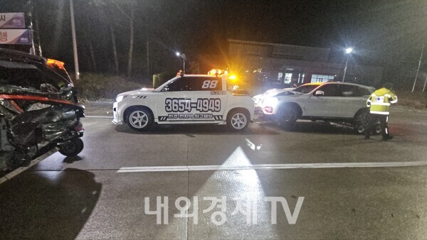 순천완주고속도로 전북 전주구간 차량 7대 관련 사고 발생...부상자 속출