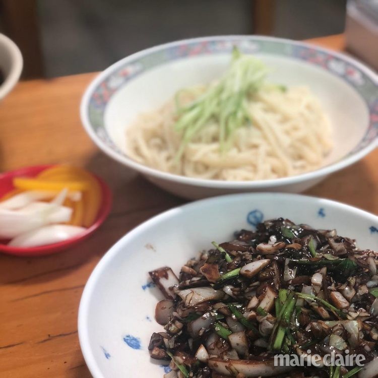 외롭지만 괜찮아, 짜장면이 있으니까
