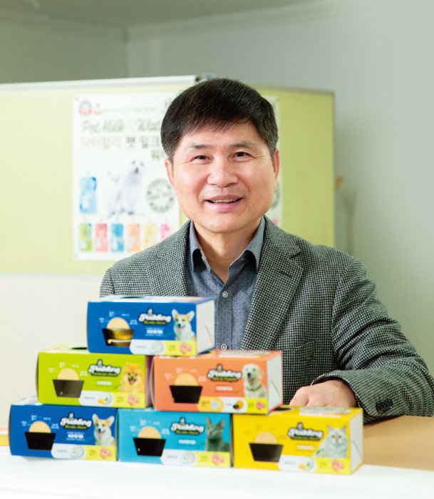 K-펫 푸드 새 역사 쓰는 박형수 푸드마스터그룹 대표