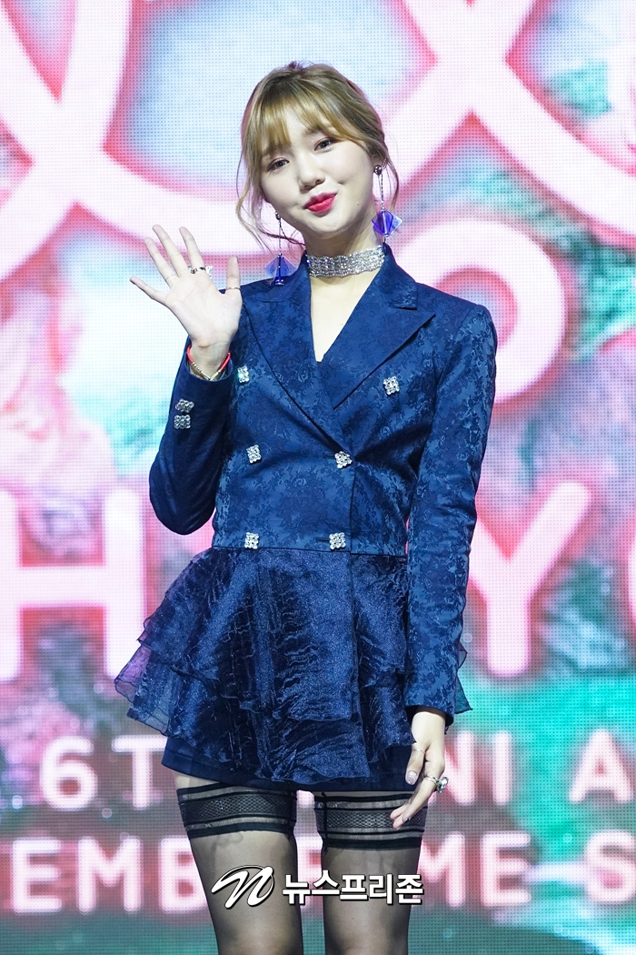 [포토] 오마이걸 미미, 섹시한 손인사~