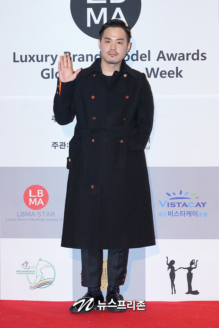 [포토] 울룰라세션 군조, 아플라프 코트로 멋스럽게(LBMA STAR)