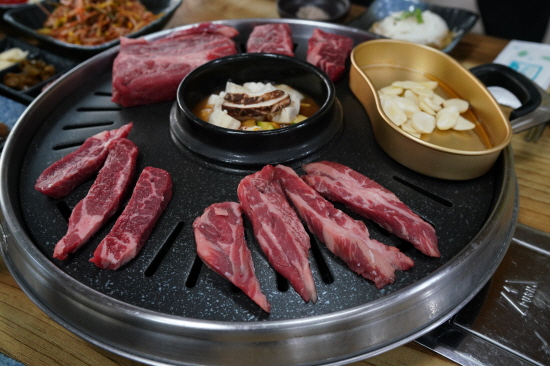 대부도 맛집 빛고을소한마리, 최상급 한우와 천연 조미료로 주목