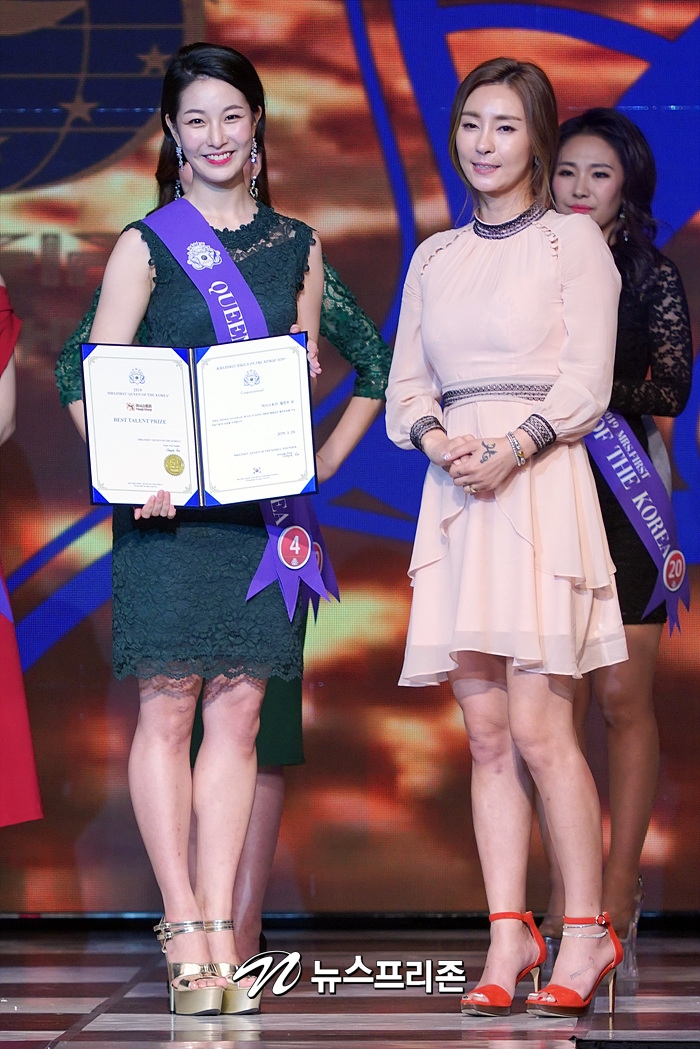 [포토] 유은형, 2019 미시즈퍼스트 퀸 오브 더 코리아 여시스토리 탤런트상 수상