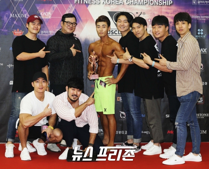 [포토] 홍스타츠, 피지크 미디움 3위를 축하합니다~(머슬마니아)