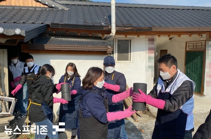 남양유업 세종공장, 연탄 1500장 지원...장군면 3가구 지원