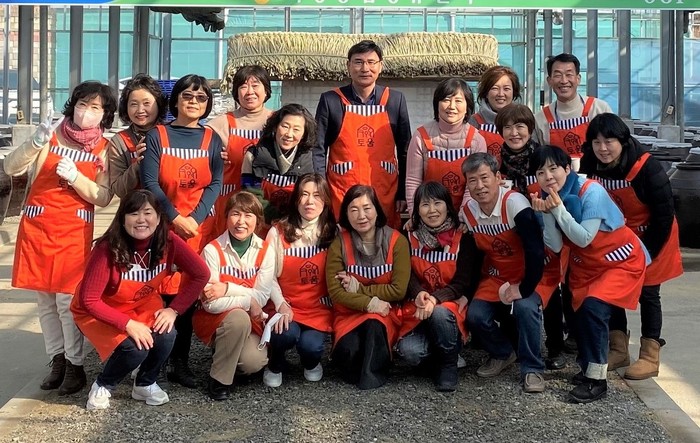 농협 경제지주, 하나로마트 우수고객 참여 전통 장 담그기 행사 개최