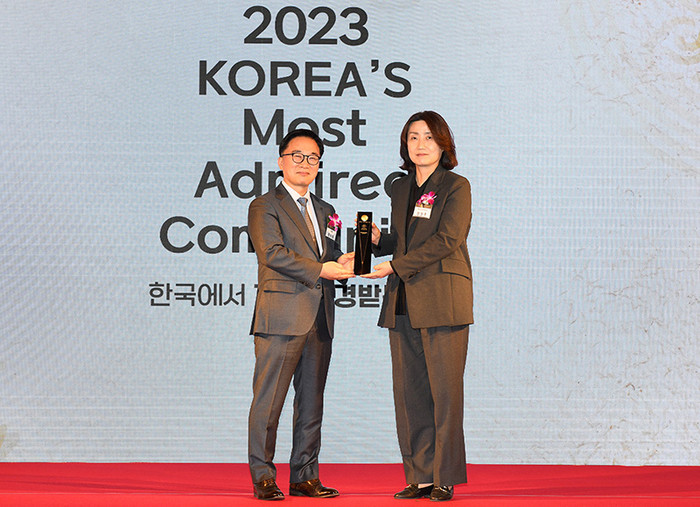 영진전문대, 한국에서 가장 존경받는 기업(대학) 시상식서 전문대학 부문 1위 수상