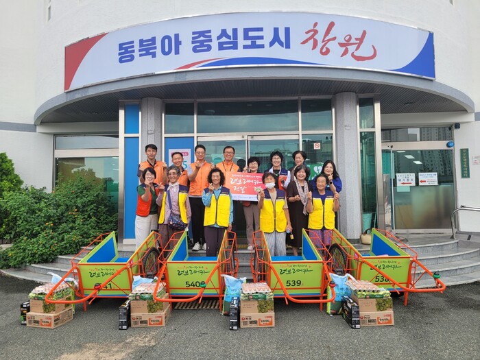 한화에어로스페이스, 진해구 풍호동에 사랑의 리어카 전달