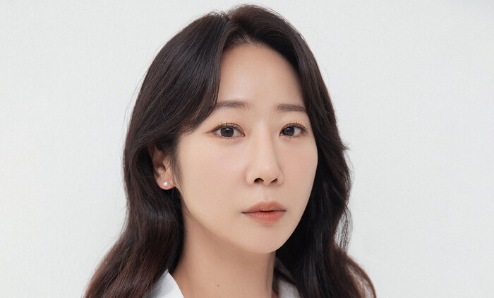 이지현, 디퍼런트컴퍼니와 전속계약