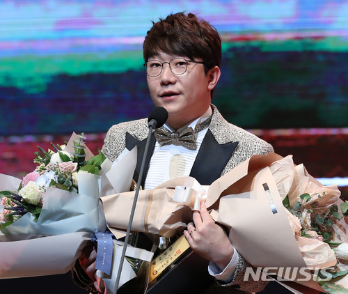 양현종, KIA 막내딸에서 23억 지존으로…아내 정라헬 위해 준비한 깜짝 선물은?