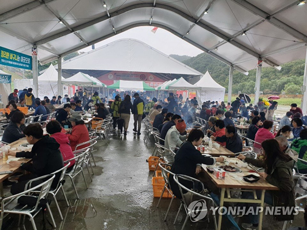 태풍 콩레이 한반도 떠나, 서울 여의도 불꽃축제와 횡성한우축제는 웃고 진주남강유등축제와 부산국제영화제는 울고