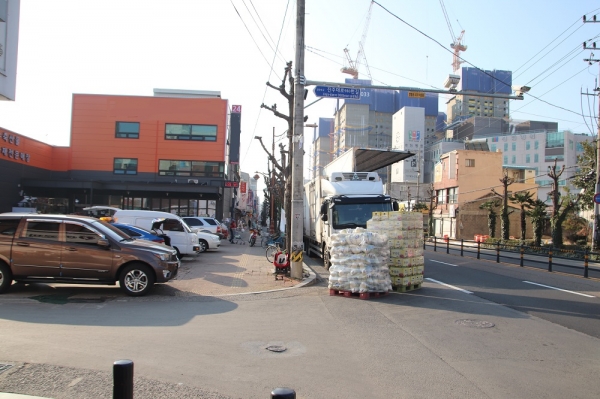 진주 H도매유통 불법행위에 주민들 고통