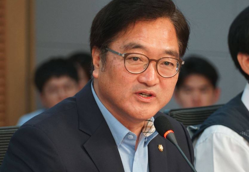 '전대 불출마' 우원식 "이재명, 전대 출마 위험하다" 조언