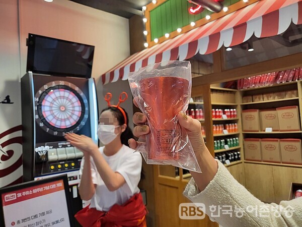 [르포] 주유카드 찍으면 맥주 콸콸 팝업스토어 SK주(酒)유소 가보니
