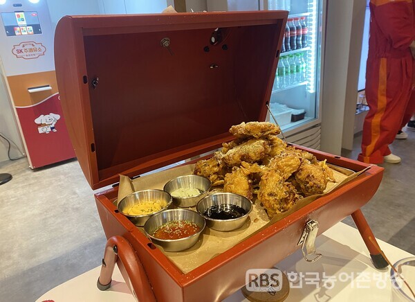 [르포] 주유카드 찍으면 맥주 콸콸 팝업스토어 SK주(酒)유소 가보니