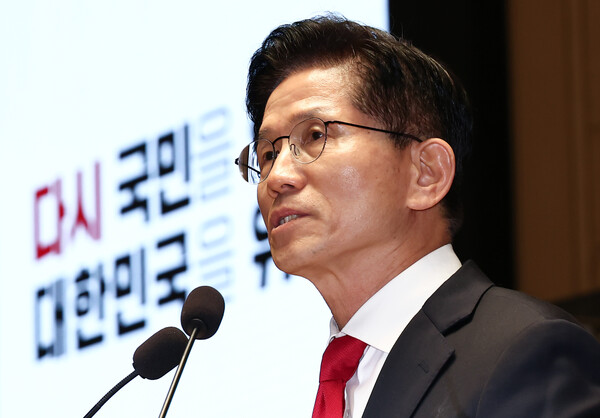 국힘 의총 참석한 김문수 "강제 단일화 불가" 당 지도부와 '충돌'