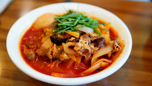 청주 가경동 맛집 이종구항아리짬뽕, 돌짜장 이색 비주얼로 SNS서 핫이슈