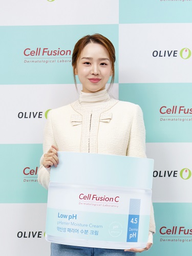 셀퓨전씨, 브랜드 모델 배우 신혜선 팬 사인회 성료