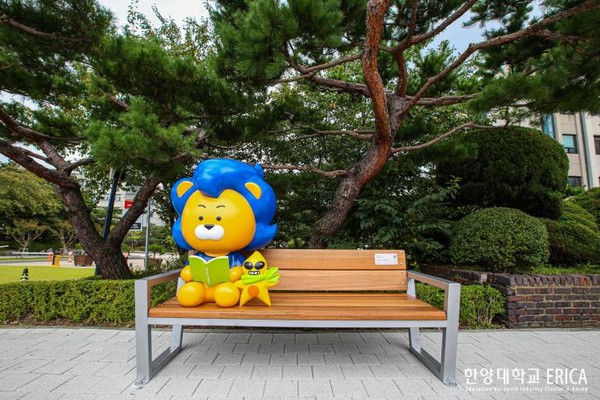 한양대학교 86학번 동기회, 하이리온 벤치 기부...제막식 개최