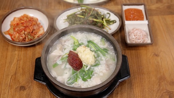 [EBS 아주 각별한 기행] 해녀 할매들도 즐겨먹는 부산 돼지국밥의 맛의 비밀! 부평 깡통시장을 찾아가다