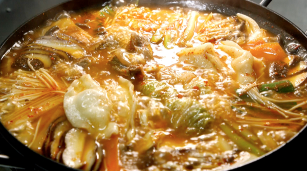 [한국인의 밥상] 화순 송단마을 복조리, 숭채만두·변씨만두, 순창 백일주 가족의 도소주 설날-복을 담은 밥상
