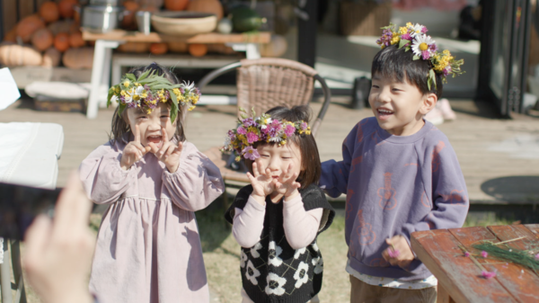 휴먼다큐, 자연의 철학자들 1회, 너는 꽃이다 3대 가족이 가꾼 동화 같은 풍경 순수 정원