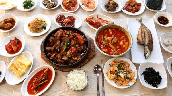 이만기 동네 한 바퀴, 축령산 편백숲 전라도밥상 황룡강 대봉감조청한과 삼대 메기찜 식당…전남 장성