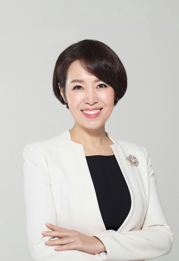 [송은영의 존경받는 롤모델 리더십] 얼굴은 신분증이자 이력서
