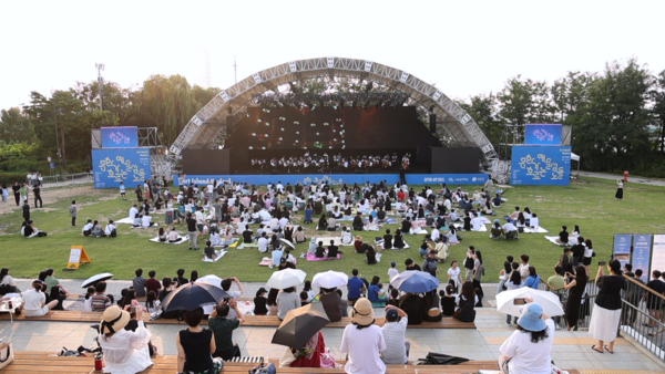 [동네 한 바퀴] 떡샌드위치, 육회 파스타, 노포 대구탕집, 노들섬… 한강로동·사당동에서 가볼만한 곳과 맛집 소개