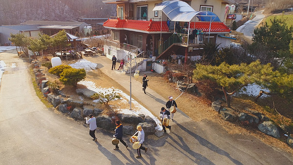 [EBS 한국기행] 충북 괴산 지용기씨 소 목장…소의 해 대가족 성찬 보소