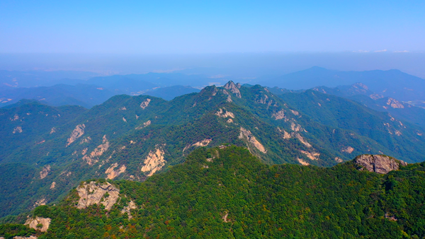 [영상앨범 산] 닭 볏 쓴 용을 닮았다는 계룡산…영험한 기운 가득한 가을산행