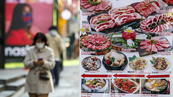 김밥 3000원·비빔밥 1만원·냉면 1만5000원…외식 물가 고공행진