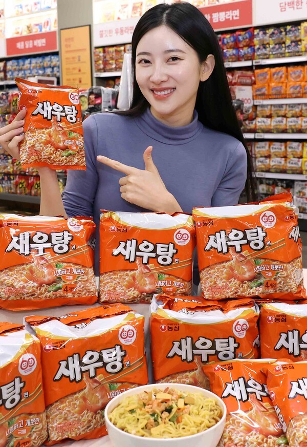 홈플러스 단독, 농심 새우탕면 봉지면으로 재출시… 2개 구매 시 10% 할인