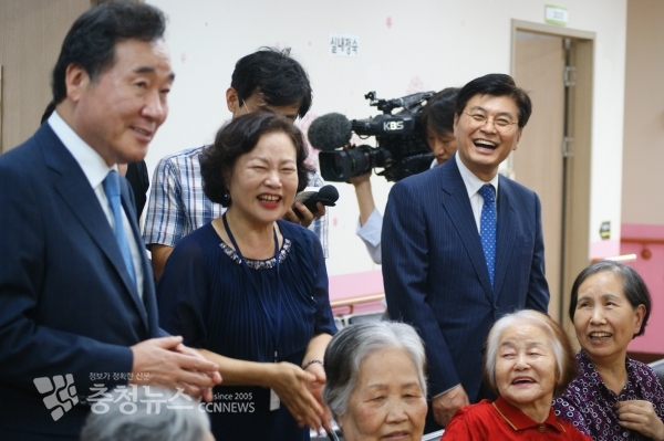 이낙연 총리, 추석 앞두고 세종시 평안의 집 방문