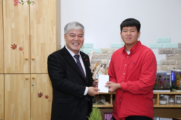 금산군 공직자, 결연 아동 돕기 솔선수범