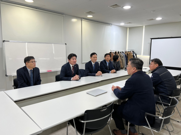 금강제화, 튀르키예 구호 신발 1000켤레 기부