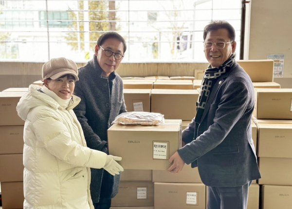 새롬에프에스, 천안·아산 아동들에게 치킨 세트 전달