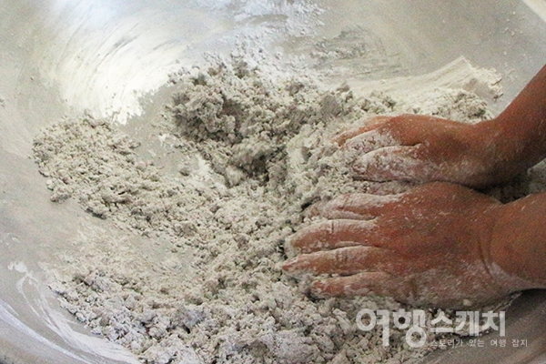 [냉면 열전④] 그 시절 아바이의 추억 담긴 명태회냉면, 속초 단천면옥