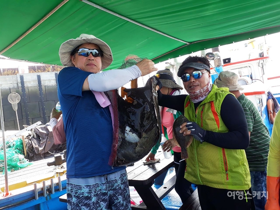 [섬플러스⑮] 두 개의 바닷길을 가진 섬, 화성 국화도