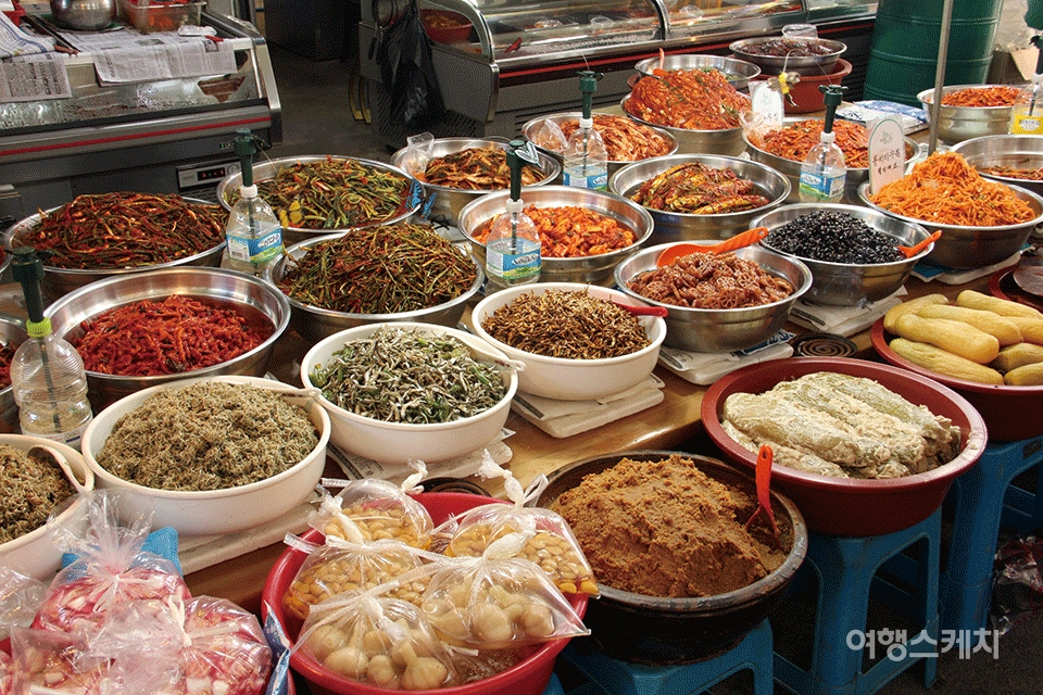 차 마시고 밥 먹고 시장 보고… 광주송정역 앞 1시간의 행복