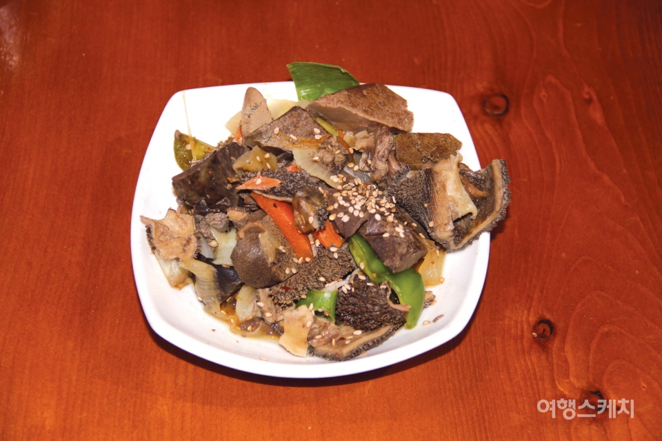 [맛있는 여행] 무등산 기운 받은 화순 흑염소요리, 약산흑염소