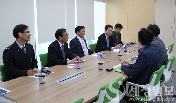 윤이근 서울본부세관장, 성남세관 ‧한국반도체산업협회 현장 방문