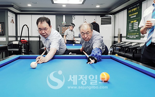 뭔가 다른 역삼세무사회, 고문단 회의 이어 당구대회 열어 친목도모