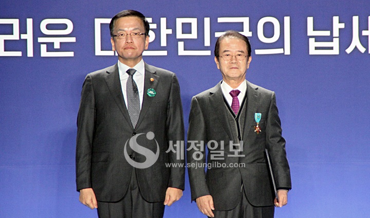 관세청, 58회 납세자의 날 맞아 모범납세자 22명‧세정협조자 72명 포상