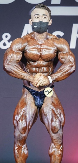 제주 보디빌딩 간판 강창원 미스터코리아 1위