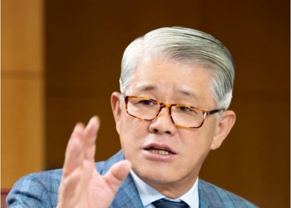 檢, 횡령·배임 최신원 SK네트웍스 회장 구속영장 청구
