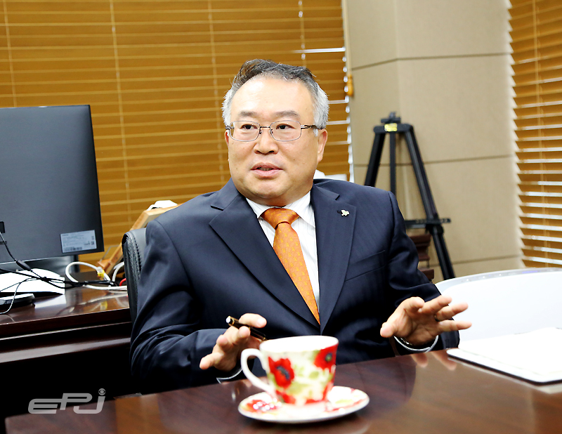 [인터뷰-엄창준 강릉에코파워 사장] 첨단 환경설비로 석탄발전 패러다임 바꾼다