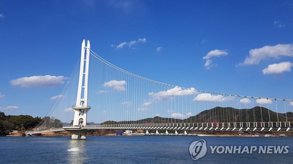 예당호 출렁다리, 400m 국내 최장 출렁다리…3150명 동시 통행 가능