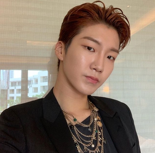 당신이 위너 이승훈이라면?...팬들은 쉴드치기 바쁘다(ft.YG 차장)