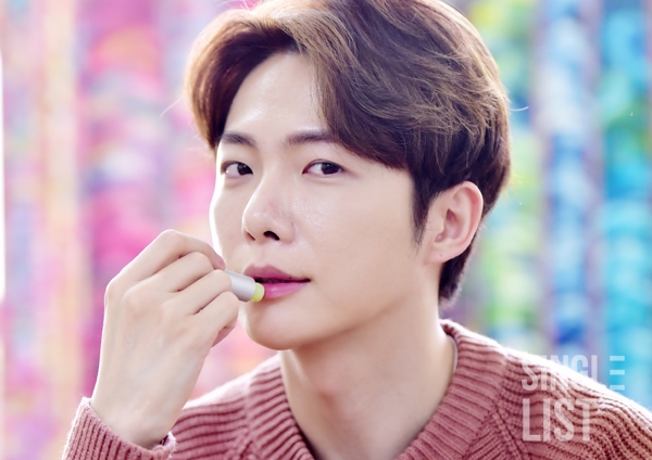 [포토] 남성 뷰튜버 아우라M, 패션과 미용에 아낌없이 투자하세요